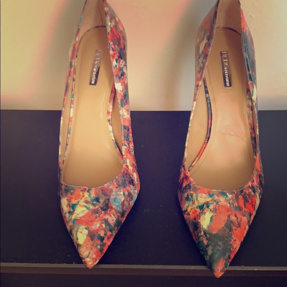 BCBG FLORAL PRINT PATEN LEATHER HIGH GLOSS FINISH